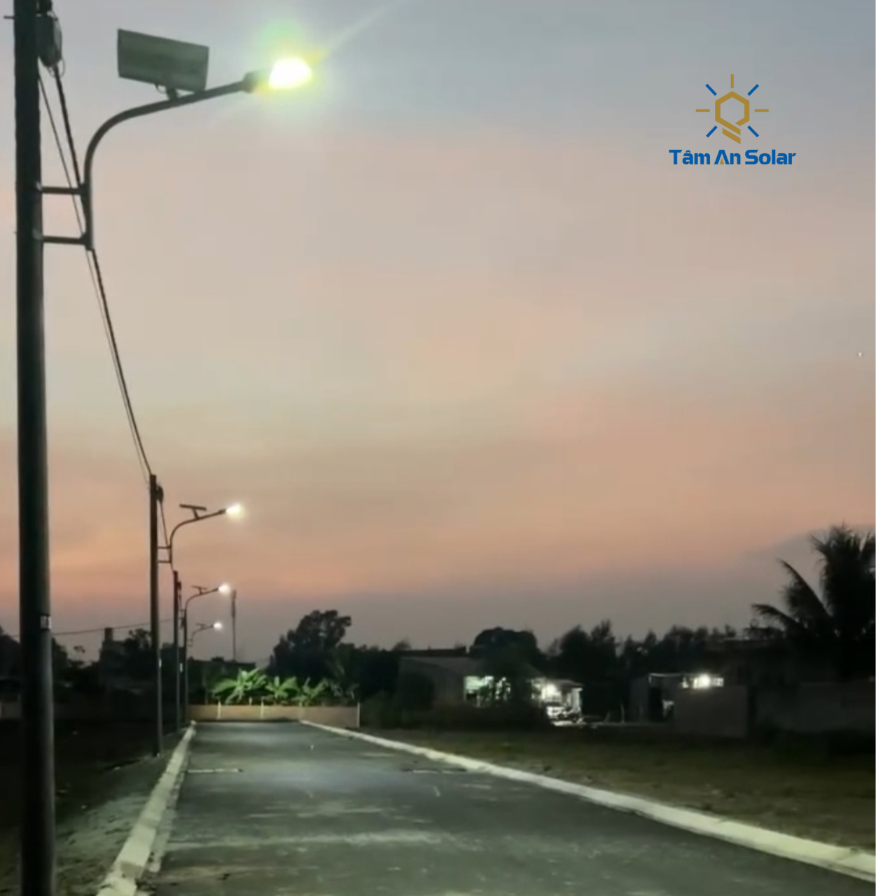 Đèn đường năng lượng mặt trời